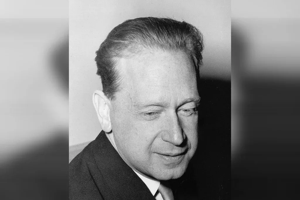 Archival portrait of Dag Hammarskjöld