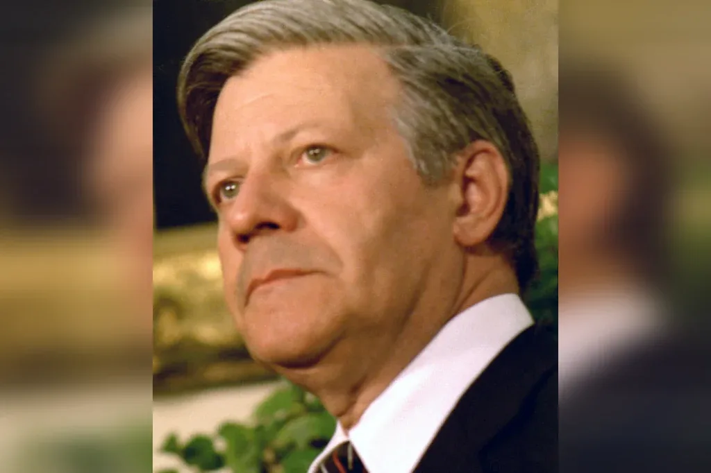Archival portrait of Helmut Schmidt